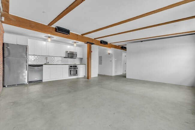Building Photo - 90 Wareham St