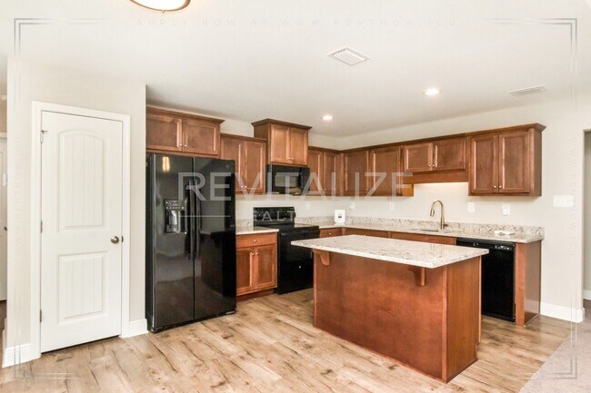 Building Photo - HALF-DEPOSIT SPECIAL! New Construction 3/2 Home in Heart of Mobile!