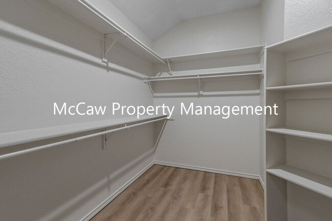 Building Photo - 1214 Mission St