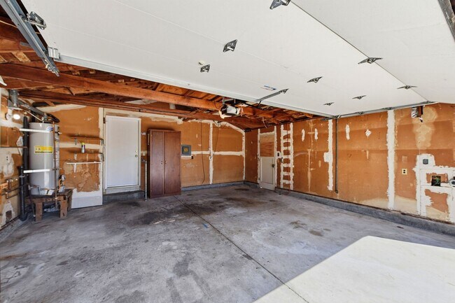 Building Photo - 5880 Taormino Ave