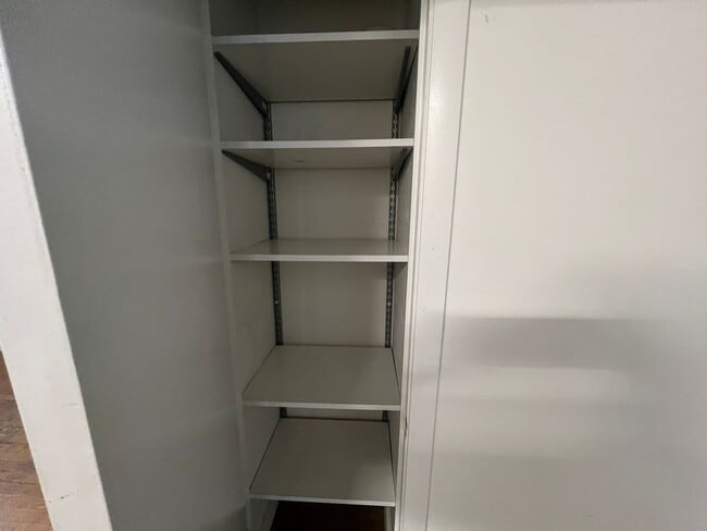 Building Photo - 1403/1405 Daley Avenue