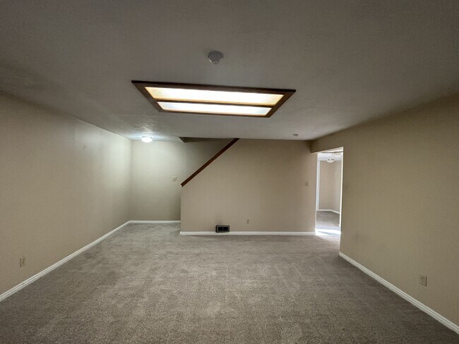 Building Photo - 10152 Snow Iris Way