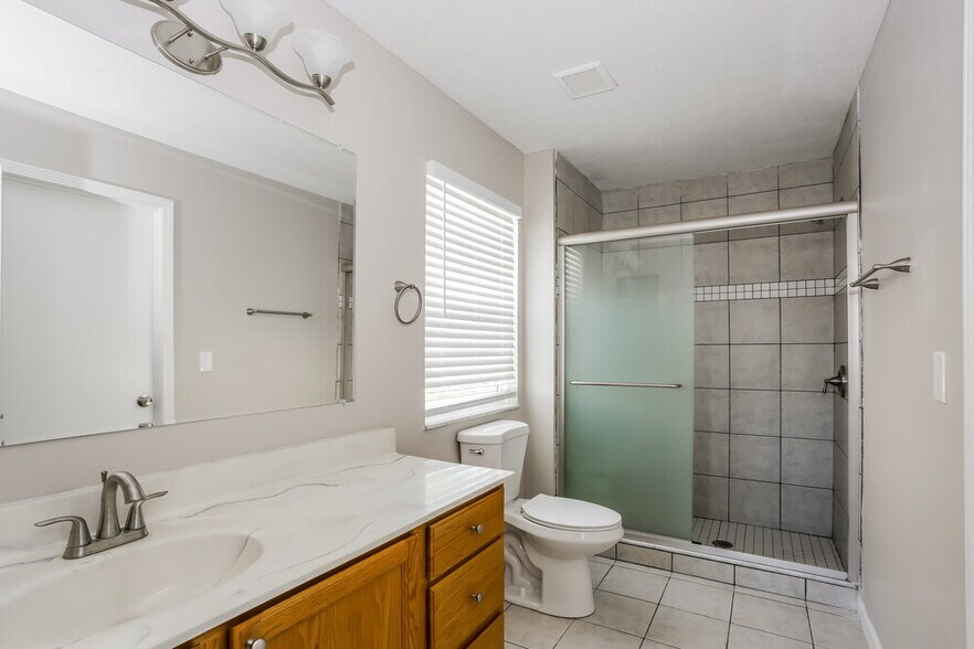 Building Photo - 8402 Lucerne Dr