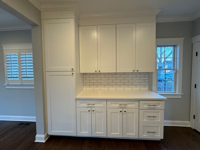 Building Photo - 67 W Sunset Ave