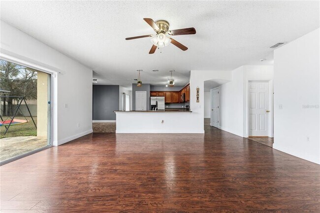 Building Photo - 637 Bittern Ct