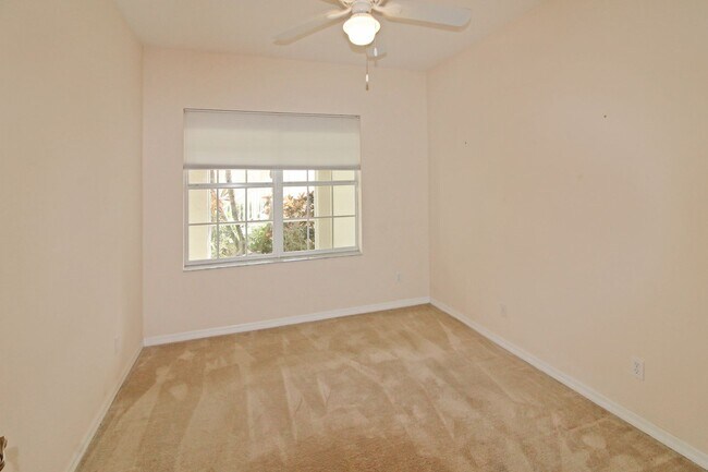 Building Photo - L'Pavia Condo for Annual Rent