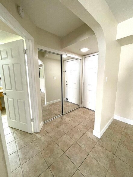 Building Photo - 3825 E Camelback Rd