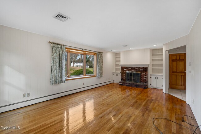 Building Photo - 167 Wood Dale Dr