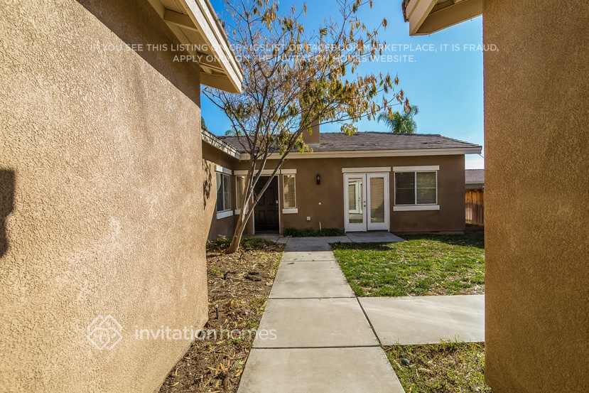 Building Photo - 7833 Calle Del Rio St
