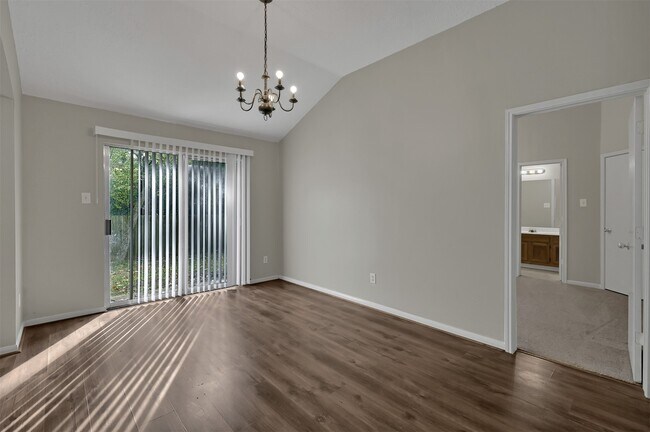 Building Photo - 318 Paradise Ln