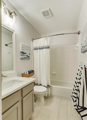 Building Photo - 2305 Glenhaven Dr