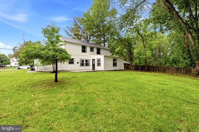 Building Photo - 27 Parkside Cir