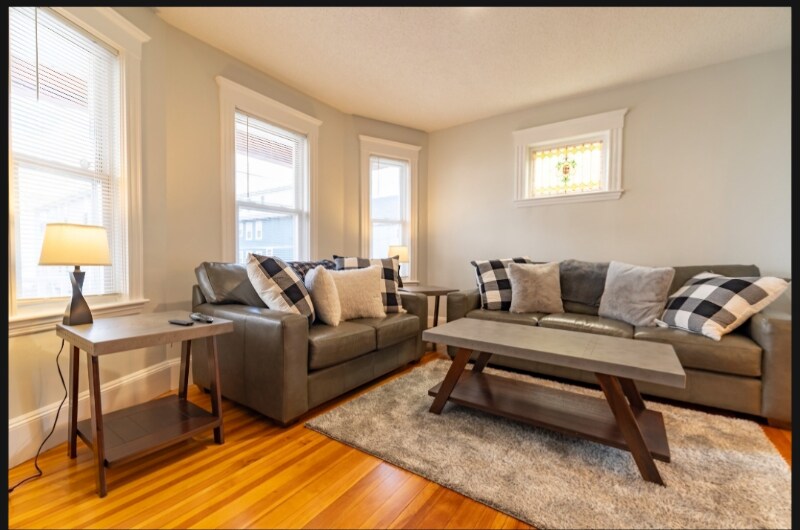 Building Photo - 22 Dearborn St