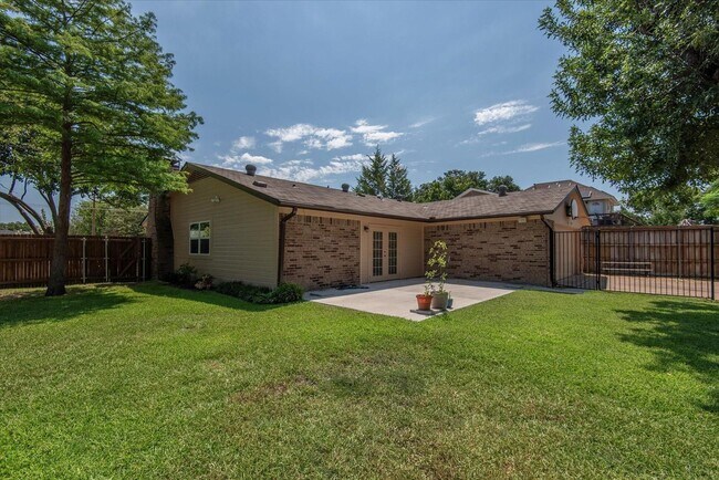 Building Photo - Now available for immediate move-in!