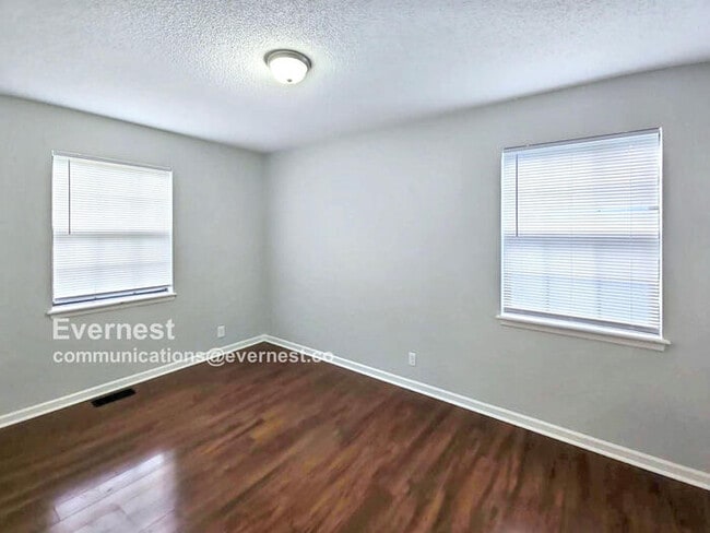 Building Photo - 14902 W 149th St