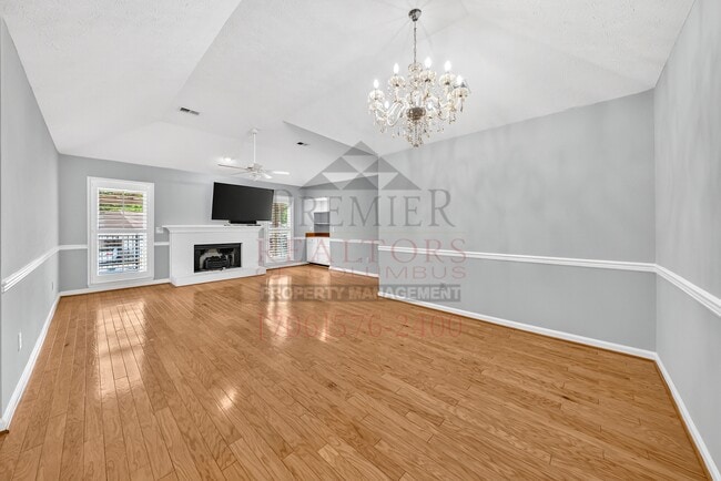 Building Photo - 7005 Robin's Nest Dr