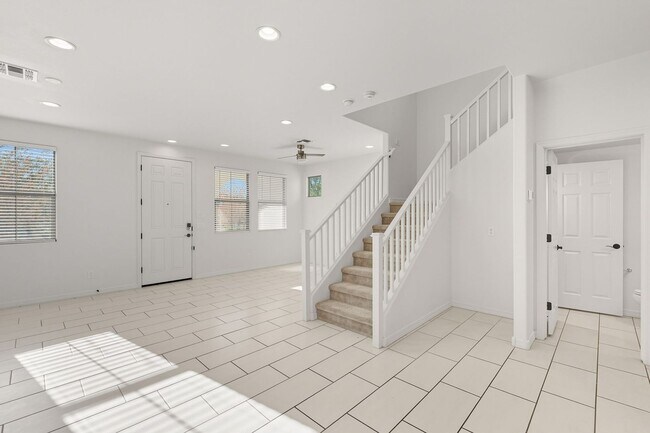 Building Photo - Three Bedrooms! Newer Neighborhood - conve...