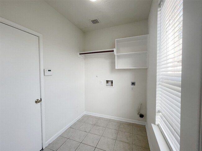 Building Photo - 5723 Ames Crossing