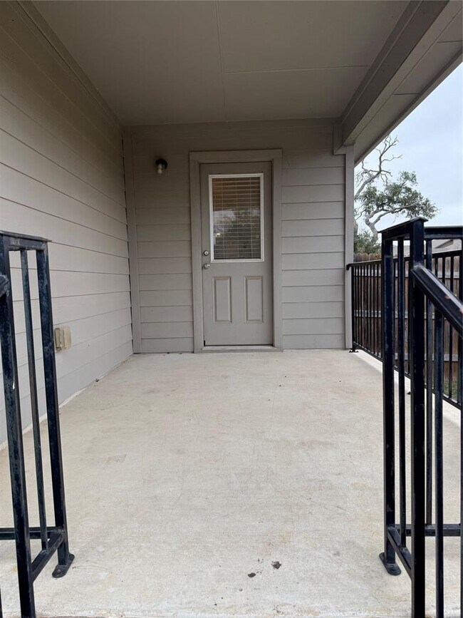 Building Photo - 6624 Swamp Mallow Dr