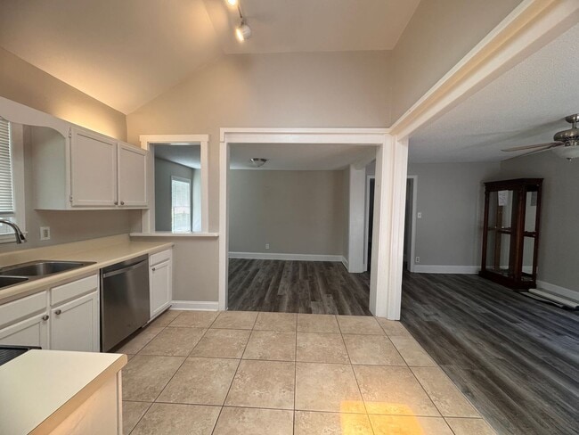 Building Photo - 3BR 2BA Home in Fisher Park