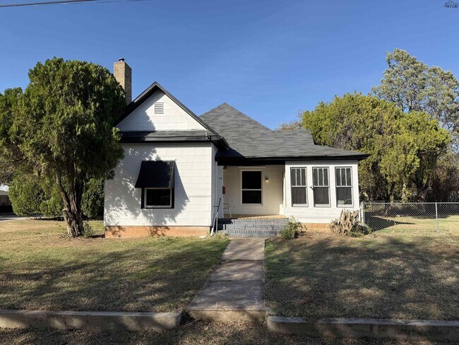 Primary Photo - 116 W North St