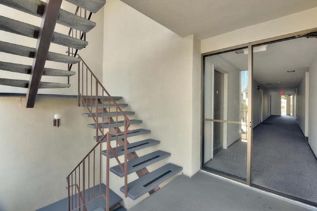 Building Photo - 251 San Anselmo Ave S