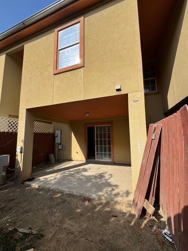 Building Photo - 1020 Dicky Ln