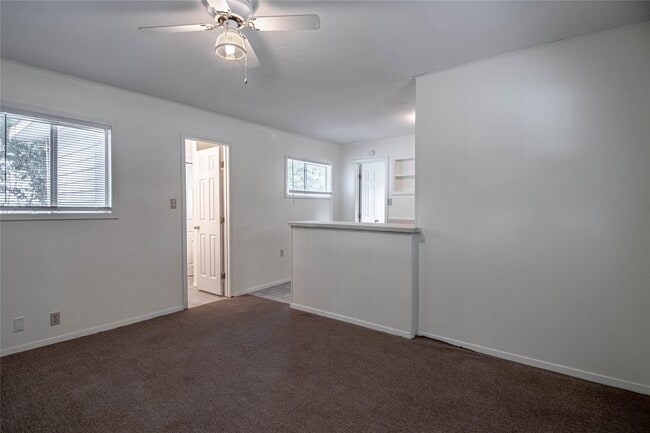 Building Photo - 137 Lee Ln