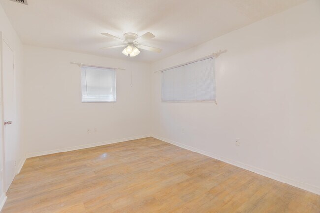 Building Photo - 4375 Forest Ln