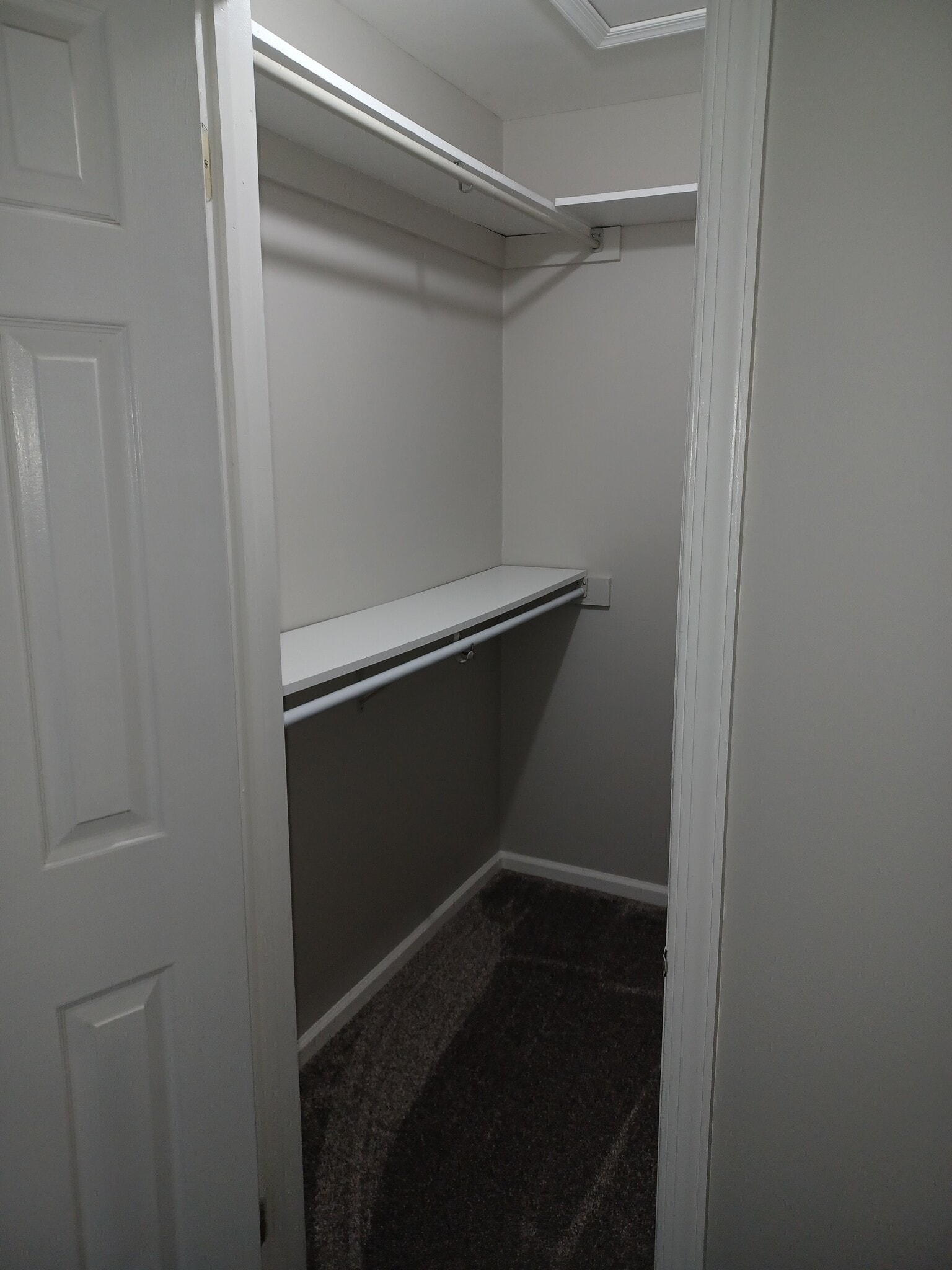 Main bedroom - Walk-in closet - 2208 Clark Ct