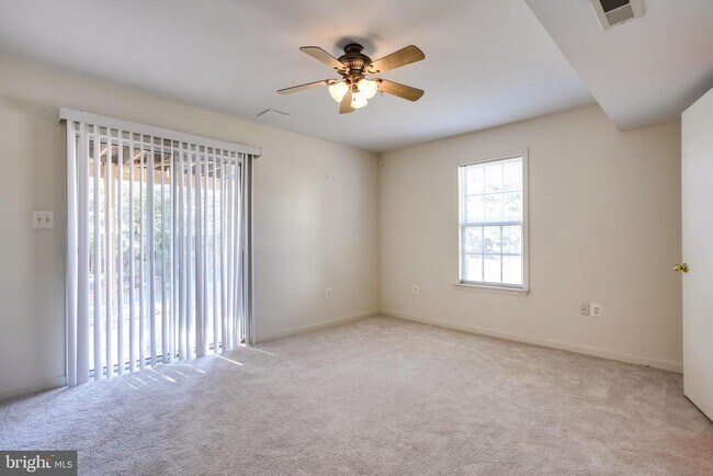 Building Photo - 100 Penwick Cir