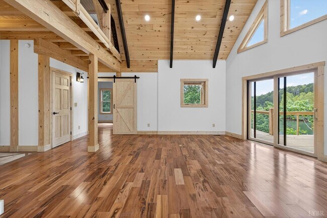 Building Photo - 308 Acres Ct
