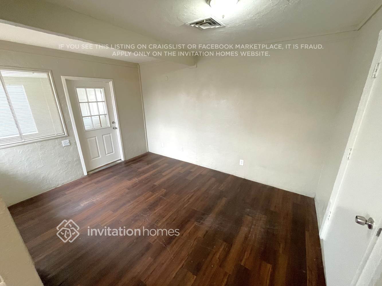 Building Photo - 8435 W Amelia Ave