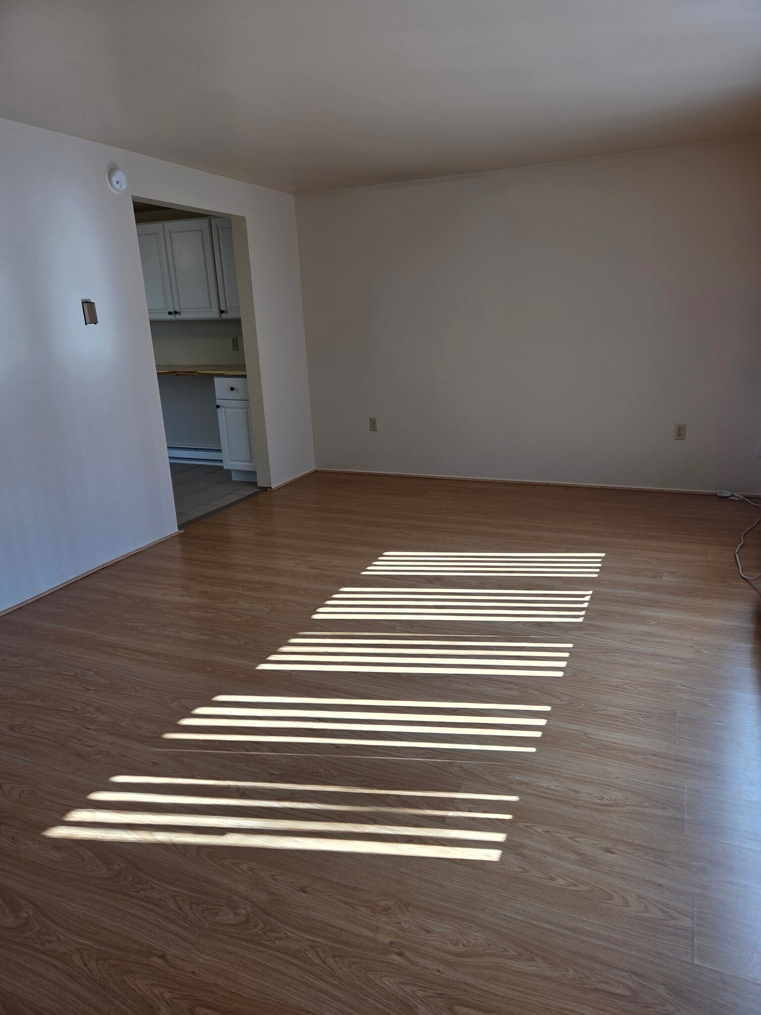 Building Photo - 496 Mercer Rd