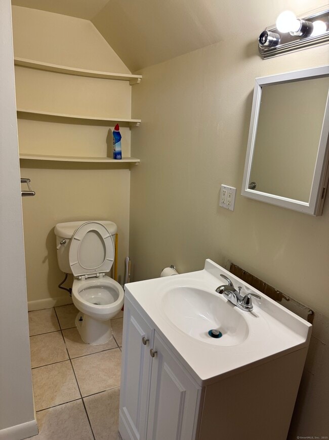 Building Photo - 11 Cove View Dr