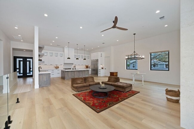 Building Photo - Waterfront 4 bed 4 bath 3,887 sq. ft.