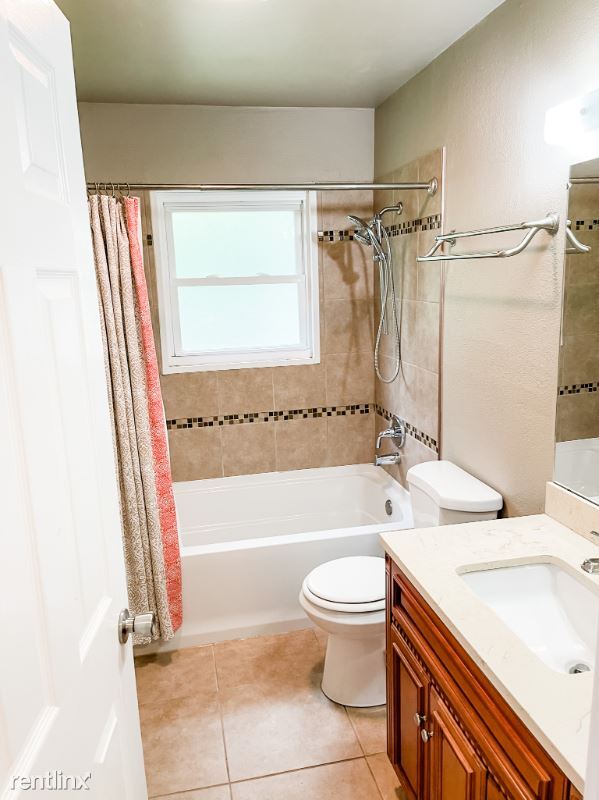 Building Photo - 3 br, 1 bath House - 139 Embassy Ln.