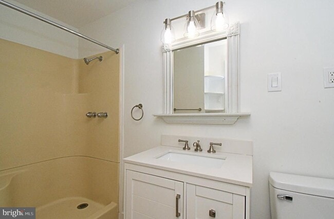 Building Photo - 201 Montgomery Ave