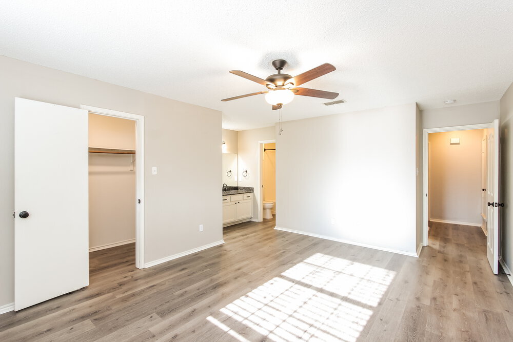Building Photo - 7618 Creek Wood Dr