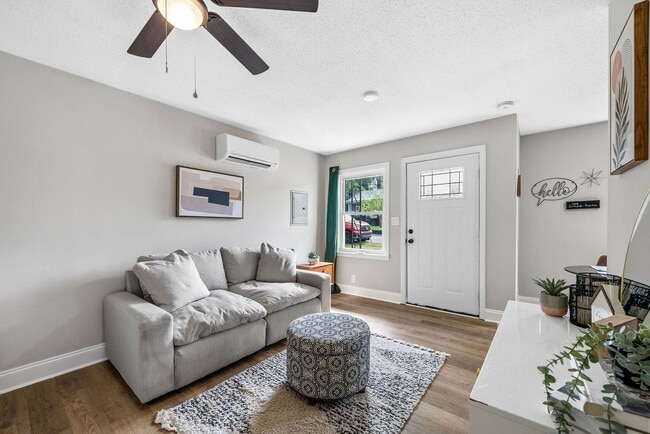 Building Photo - 515 9th St