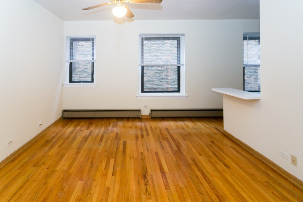Building Photo - 640 W Barry Ave