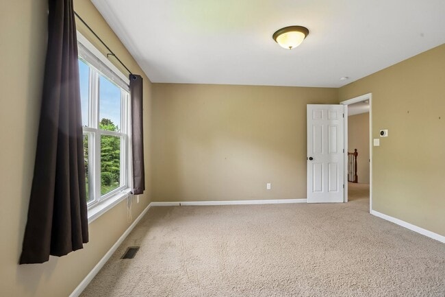 Building Photo - Executive Lease Opportunity - 4 Bed 3 Bath