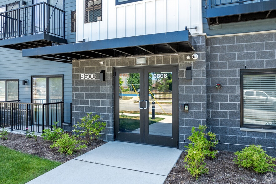 Entrance - Park Lamont Townhomes