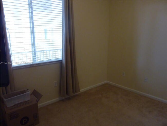 Building Photo - 3500 Oaks Clubhouse Dr