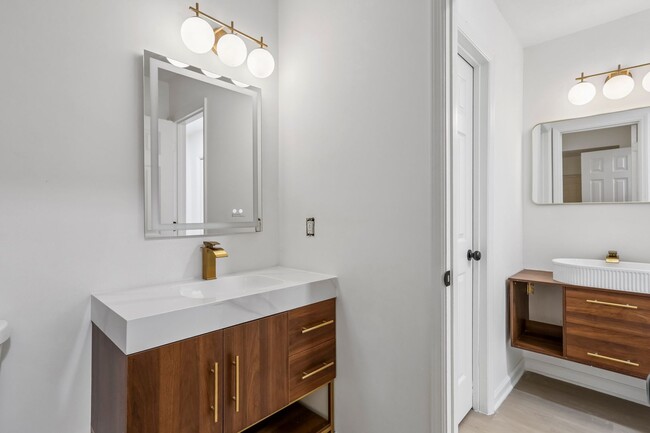 Building Photo - Bright and Gorgeous - Updated 3BR/2BA Townhome!