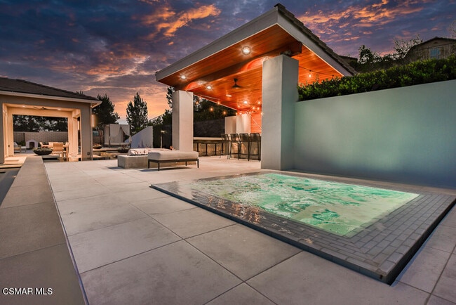 Building Photo - 6981 Shadow Wood Dr