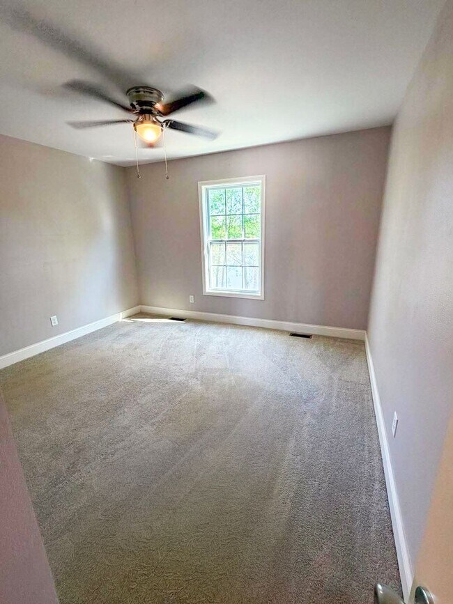 Building Photo - Beautiful Duplex in Jackson