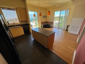 Building Photo - 488 E Ocean Blvd