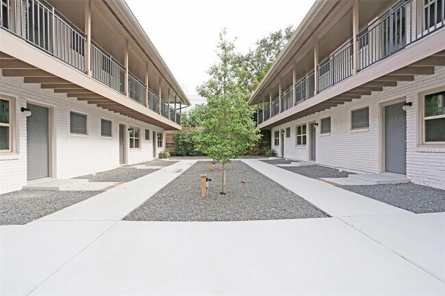 Building Photo - 4737 Aftonshire Dr