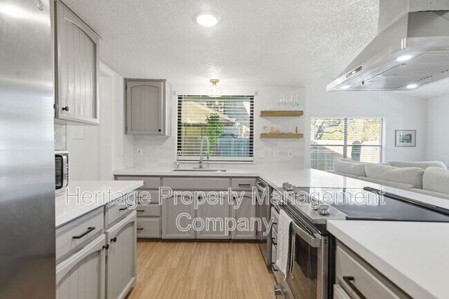 Building Photo - 13402 Langtry St